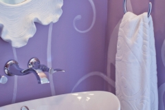 1Home-Decor_purple_bath